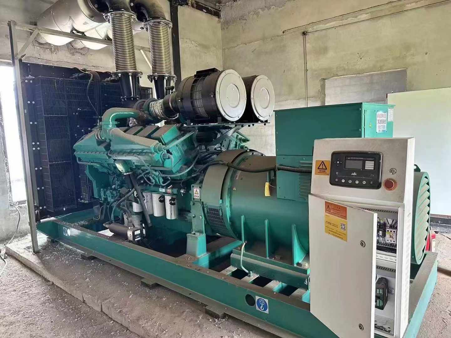 房山无功补偿装置的性能评估需要考虑哪些因素？