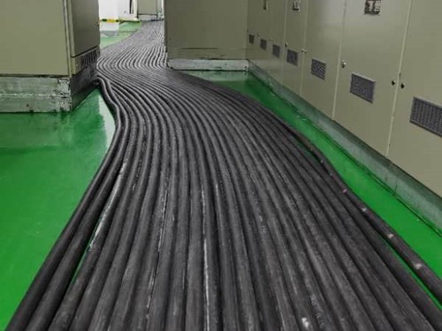 房山如何根据理论计算公式计算温度对特定电压测量结果的影响？